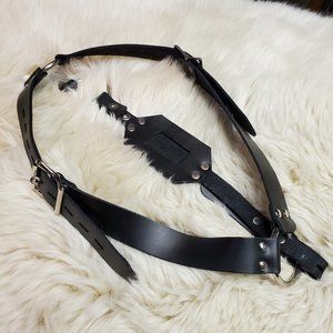 Genuine Leather Harness Plug Holder - Large
